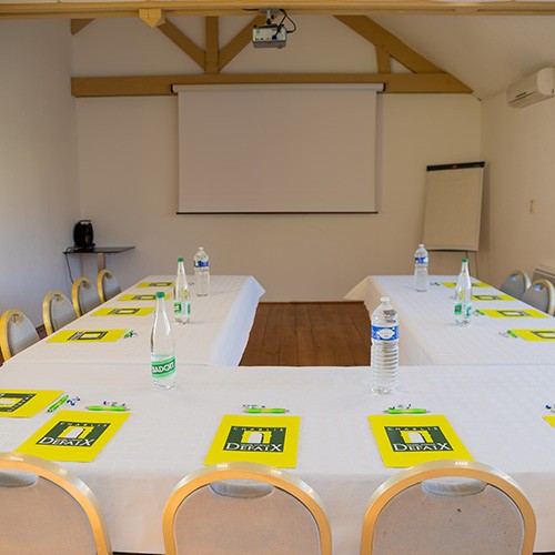 Une salle adaptée et fonctionnelle 